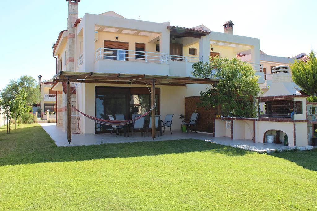 Petra Villa Afytos Exterior photo